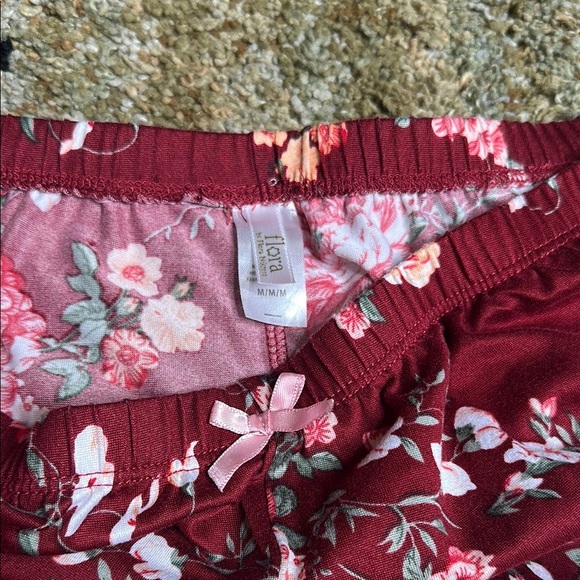 Flora by Flora Nikrooz Pajama Lounge Shorts Red w/Roses Pink & Orange Hues NWOT - Picture 4 of 8